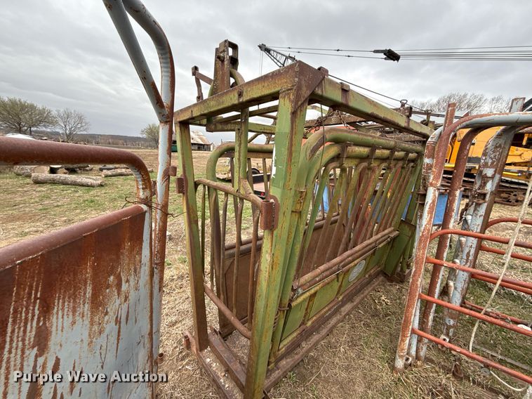 image for item DQ6519 Livestock equipment