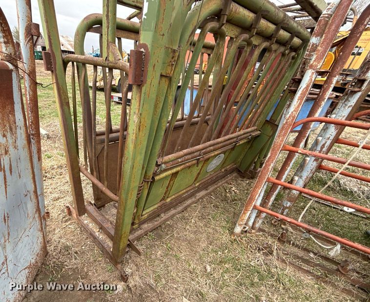 image for item DQ6519 Livestock equipment