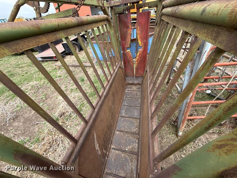 image for item DQ6519 Livestock equipment