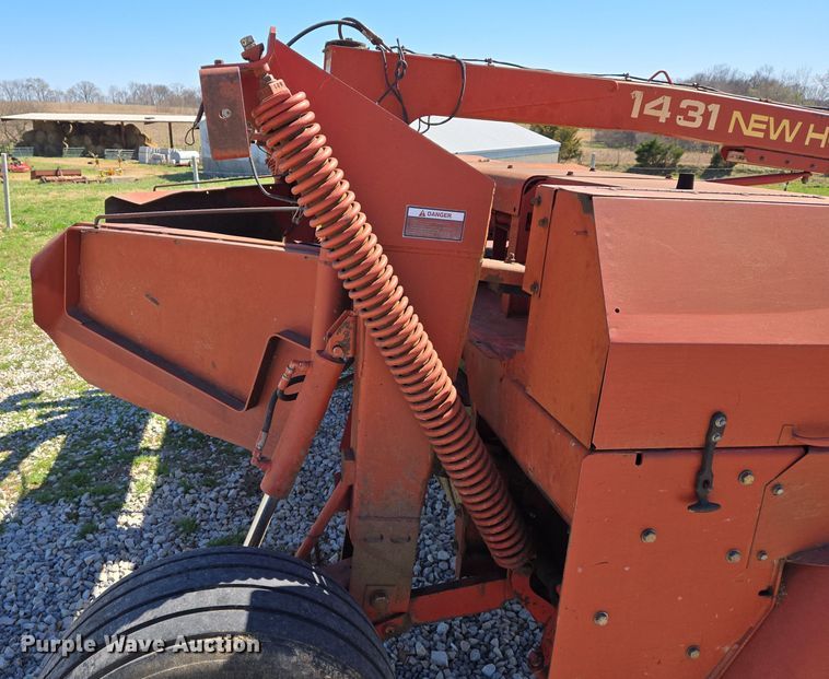 image for item DS5328 New Holland 1431 Discbine disc mower
