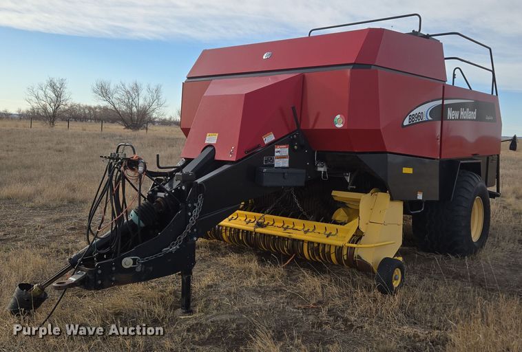 image for item DT7059 2005 New Holland BB960AR large square baler