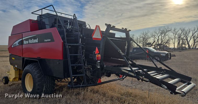 image for item DT7059 2005 New Holland BB960AR large square baler
