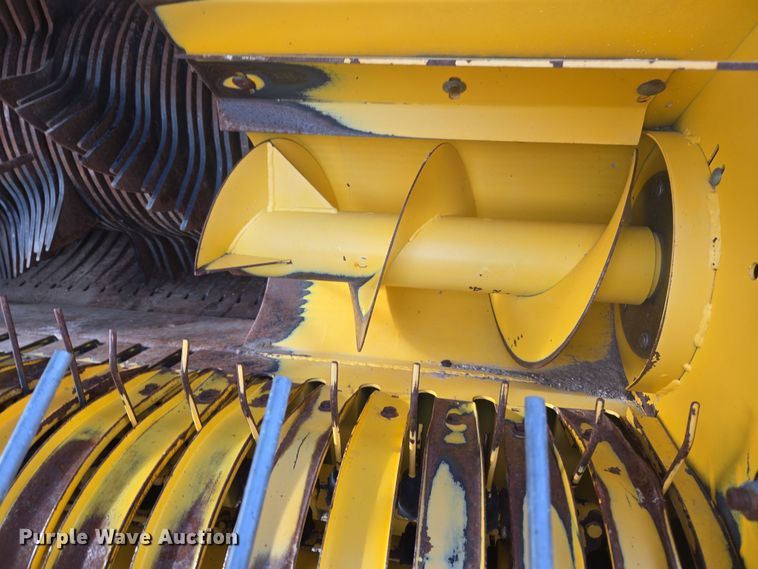 image for item DT7059 2005 New Holland BB960AR large square baler