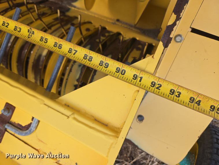 image for item DT7059 2005 New Holland BB960AR large square baler
