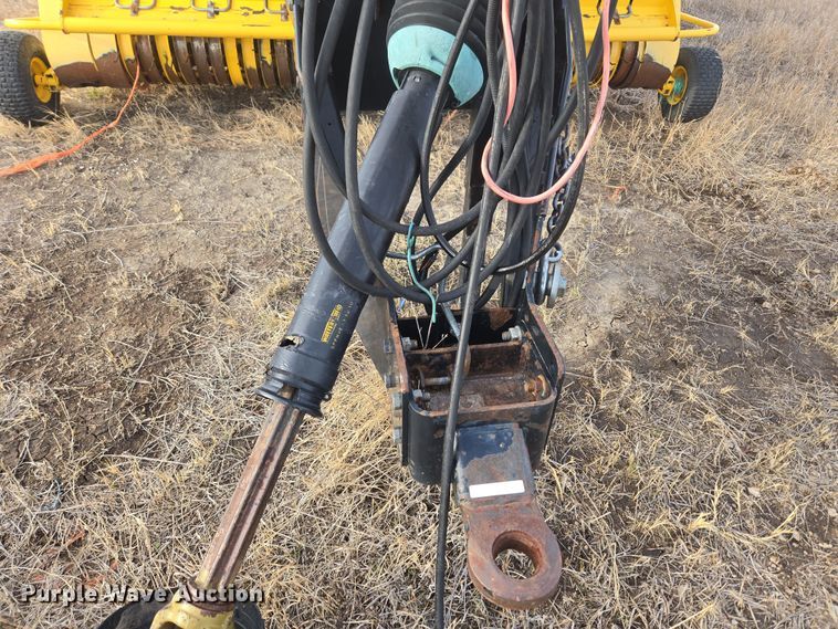 image for item DT7059 2005 New Holland BB960AR large square baler