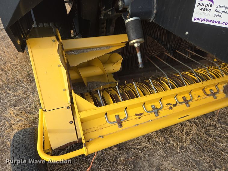 image for item DT7059 2005 New Holland BB960AR large square baler