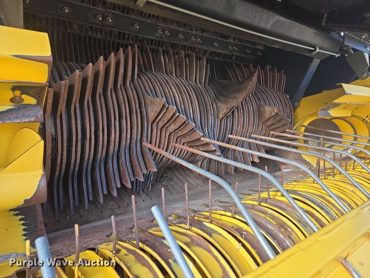 image for item DT7059 2005 New Holland BB960AR large square baler