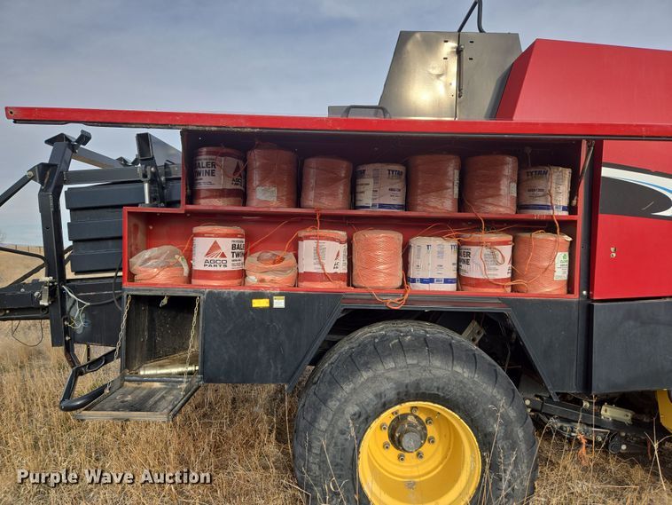 image for item DT7059 2005 New Holland BB960AR large square baler