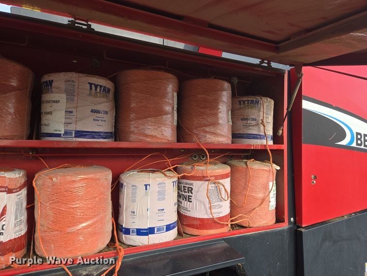 image for item DT7059 2005 New Holland BB960AR large square baler