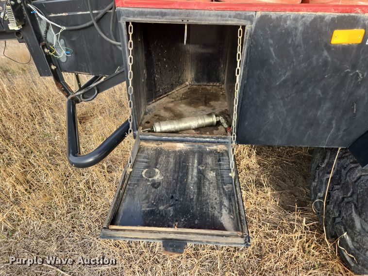 image for item DT7059 2005 New Holland BB960AR large square baler