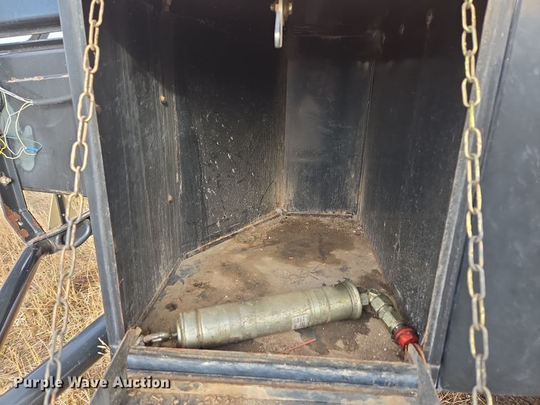 image for item DT7059 2005 New Holland BB960AR large square baler