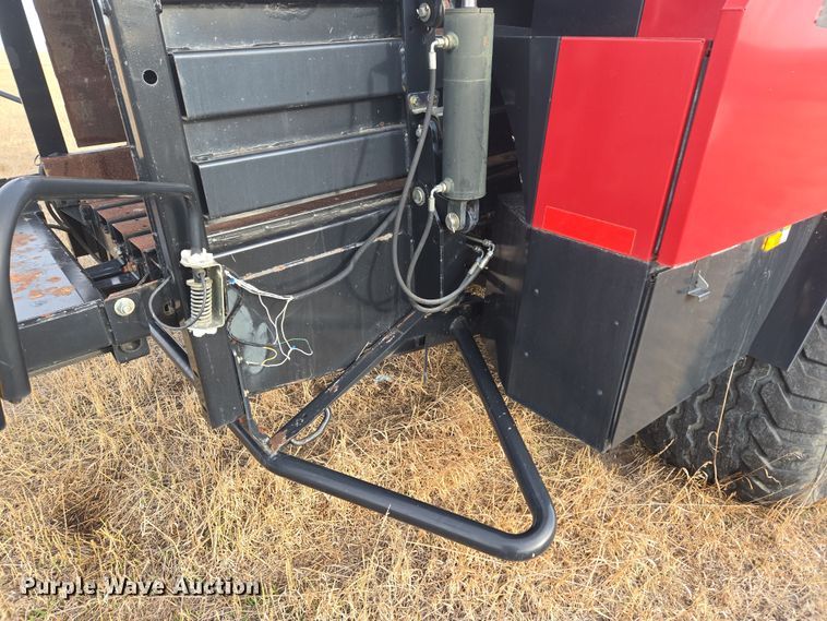 image for item DT7059 2005 New Holland BB960AR large square baler