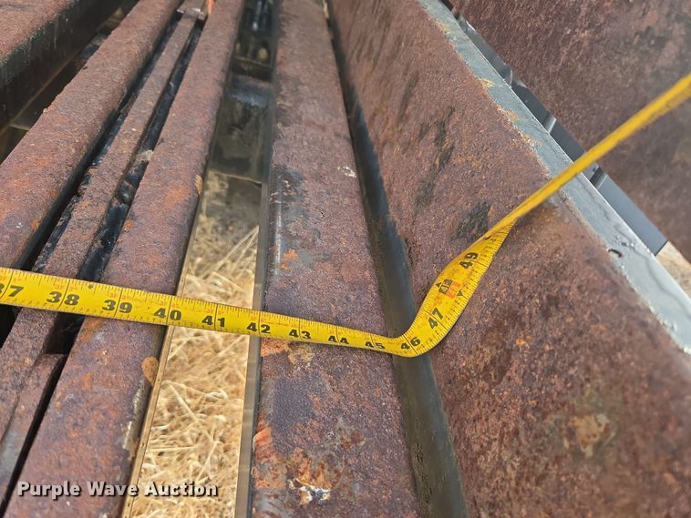 image for item DT7059 2005 New Holland BB960AR large square baler