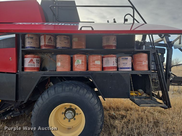 image for item DT7059 2005 New Holland BB960AR large square baler