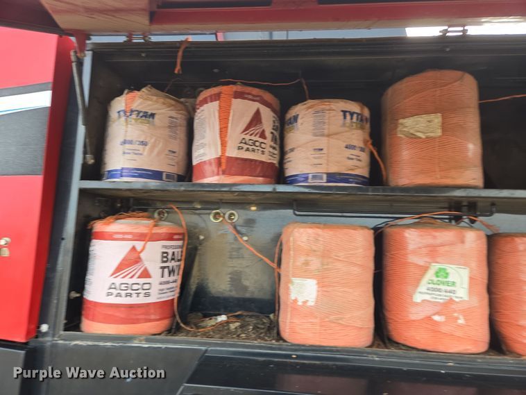 image for item DT7059 2005 New Holland BB960AR large square baler