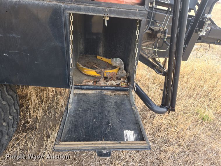 image for item DT7059 2005 New Holland BB960AR large square baler