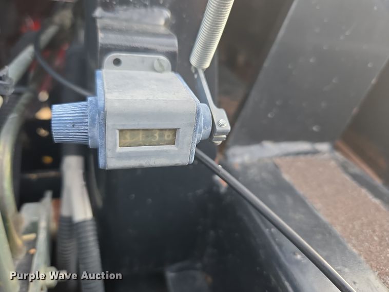 image for item DT7059 2005 New Holland BB960AR large square baler