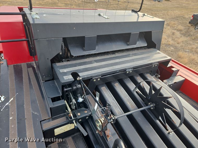 image for item DT7059 2005 New Holland BB960AR large square baler