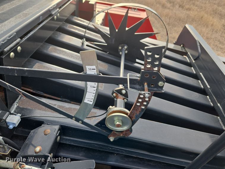 image for item DT7059 2005 New Holland BB960AR large square baler