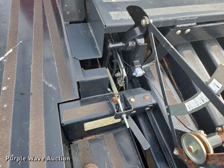 image for item DT7059 2005 New Holland BB960AR large square baler