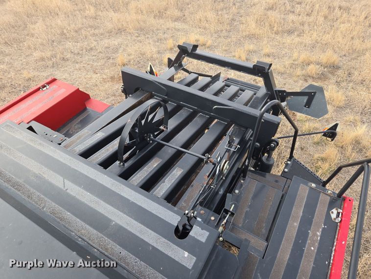 image for item DT7059 2005 New Holland BB960AR large square baler