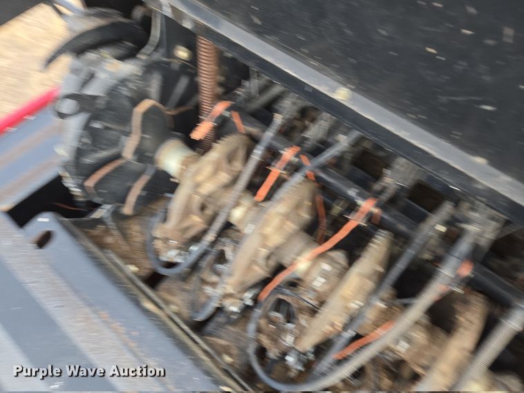 image for item DT7059 2005 New Holland BB960AR large square baler