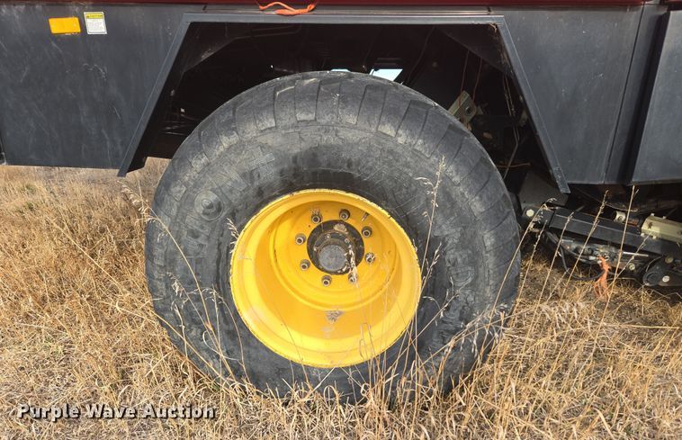 image for item DT7059 2005 New Holland BB960AR large square baler