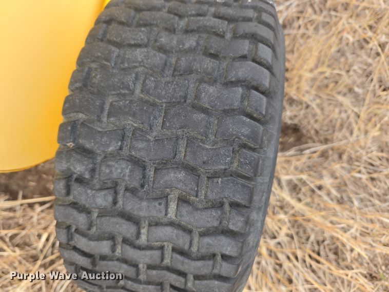 image for item DT7059 2005 New Holland BB960AR large square baler