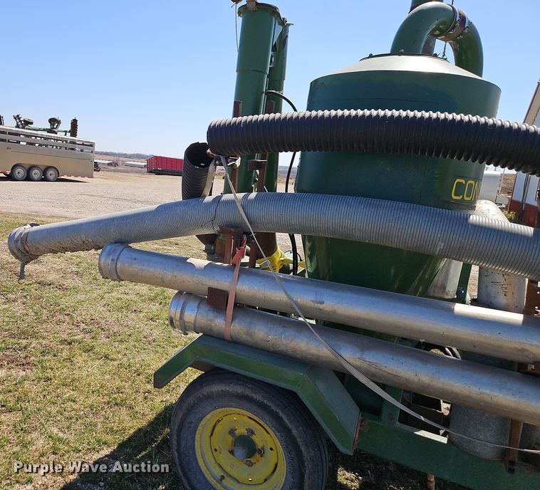 image for item DT7643 Conveyair grain vacuum