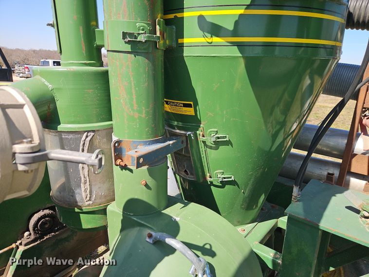 image for item DT7643 Conveyair grain vacuum