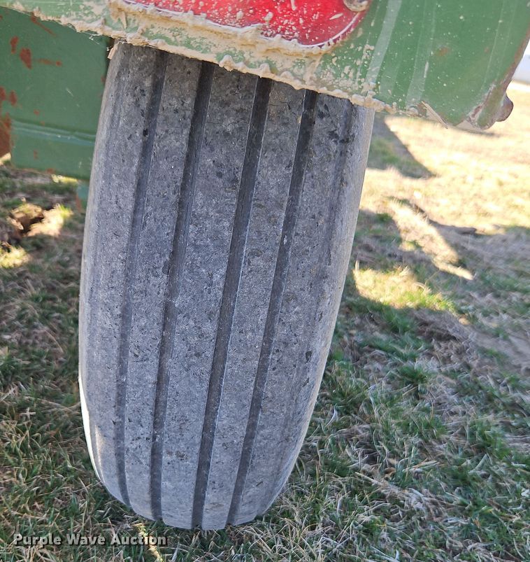 image for item DT7643 Conveyair grain vacuum