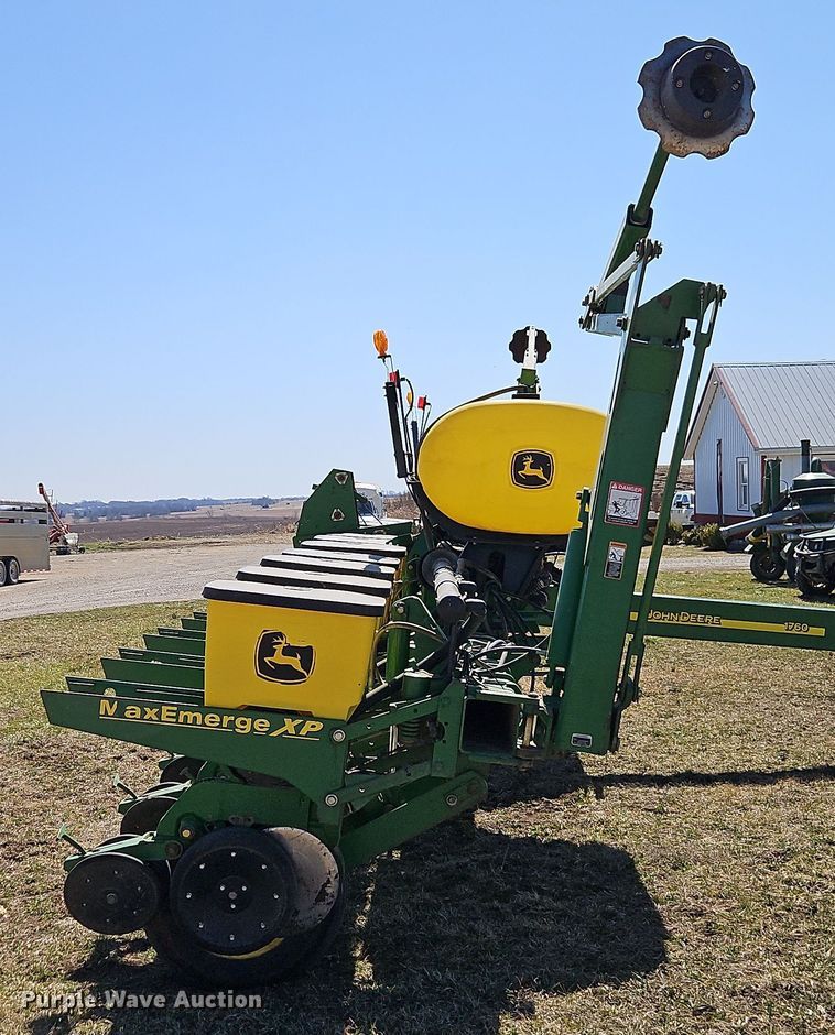 image for item DT7644 2006 John Deere 1760 planter