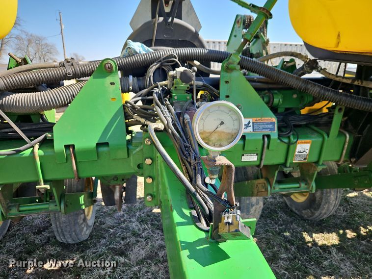 image for item DT7644 2006 John Deere 1760 planter
