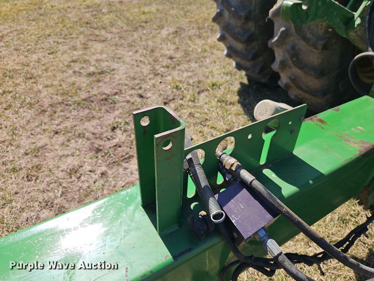 image for item DT7644 2006 John Deere 1760 planter