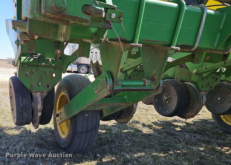 image for item DT7644 2006 John Deere 1760 planter