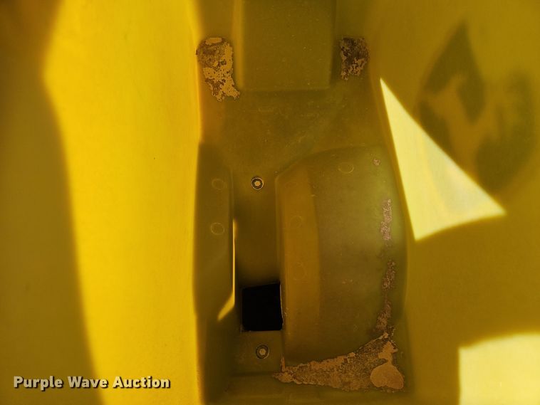 image for item DT7644 2006 John Deere 1760 planter