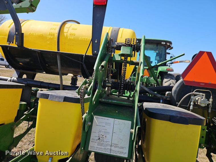 image for item DT7644 2006 John Deere 1760 planter