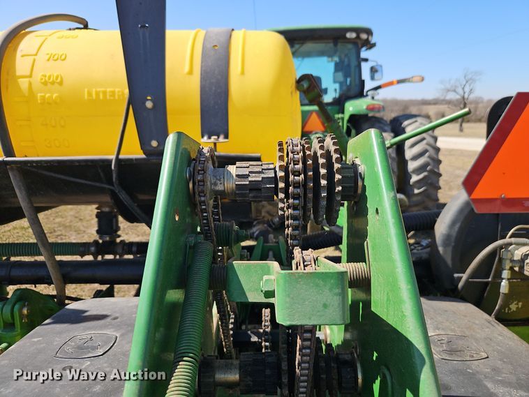 image for item DT7644 2006 John Deere 1760 planter