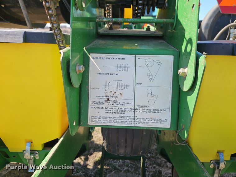image for item DT7644 2006 John Deere 1760 planter