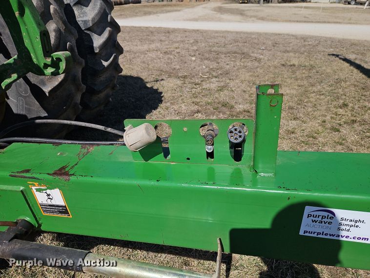 image for item DT7644 2006 John Deere 1760 planter