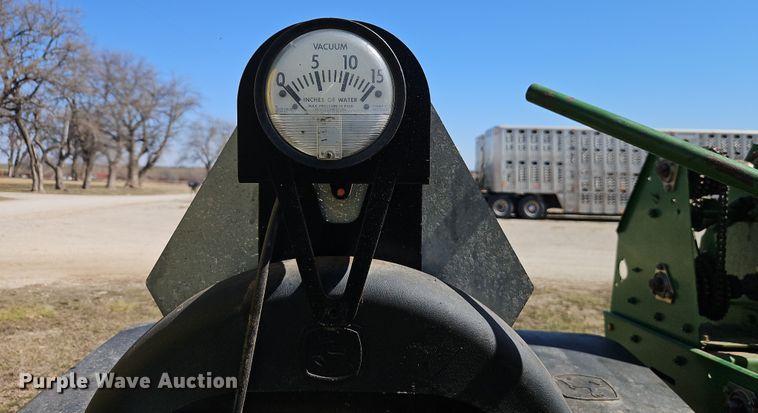 image for item DT7644 2006 John Deere 1760 planter