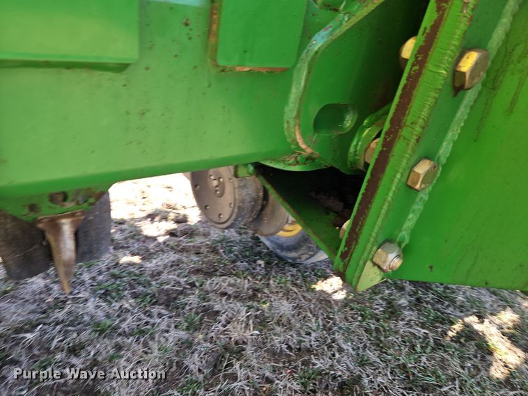 image for item DT7644 2006 John Deere 1760 planter