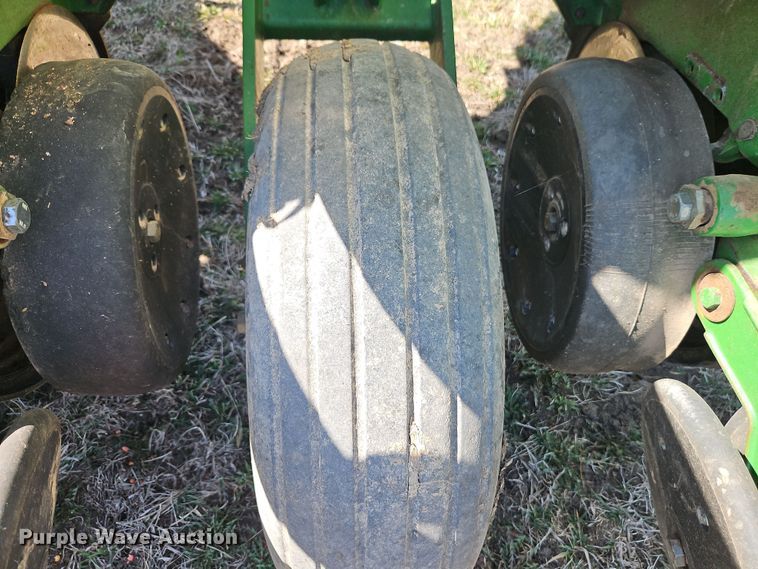 image for item DT7644 2006 John Deere 1760 planter