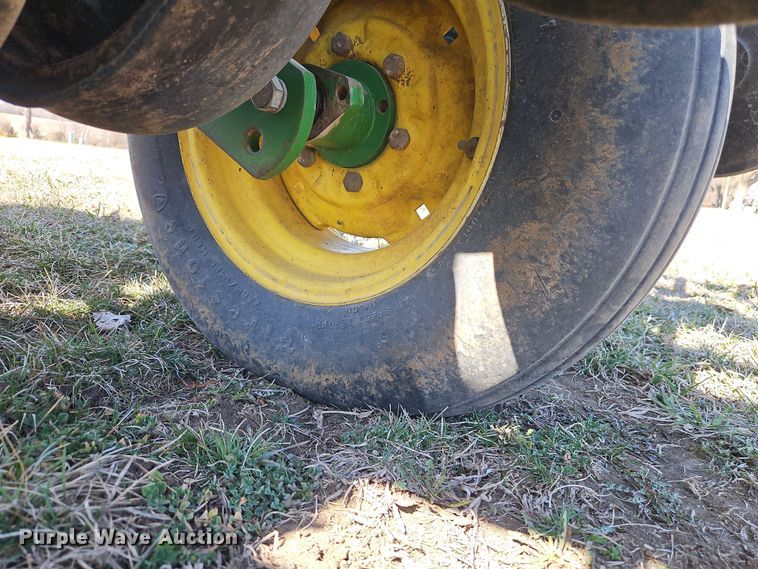 image for item DT7644 2006 John Deere 1760 planter