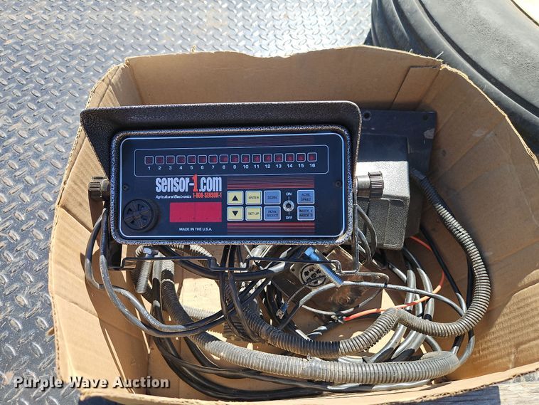 image for item DT7644 2006 John Deere 1760 planter