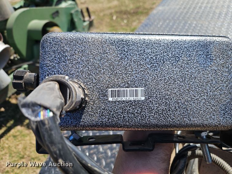 image for item DT7644 2006 John Deere 1760 planter