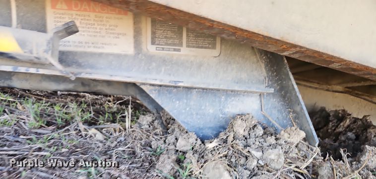 image for item DT7645 Omaha Standard 630 DH grain bed