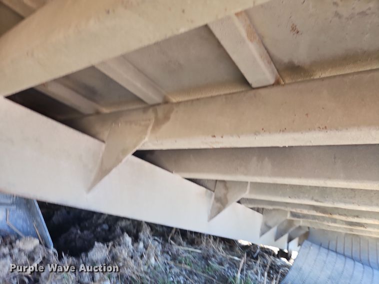 image for item DT7645 Omaha Standard 630 DH grain bed