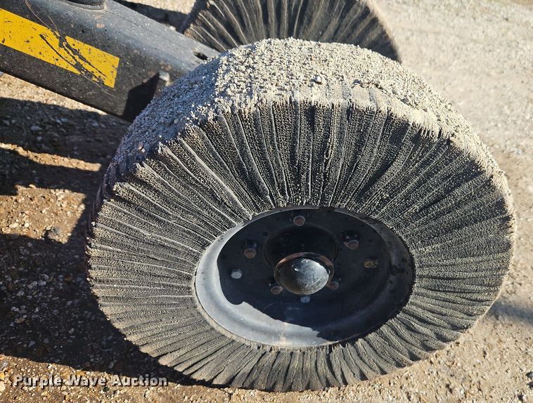 image for item DT7656 Bush Hog 2615L1 batwing rotary mower