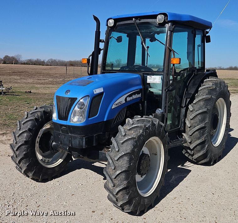 image for item DT7657 2006 New Holland TN95DA MFWD tractor